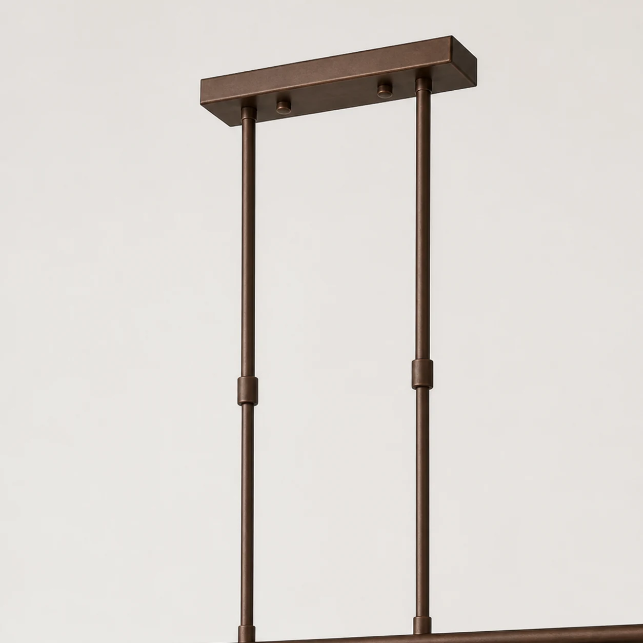 Detalle de varilla ajustable y florón rectangular