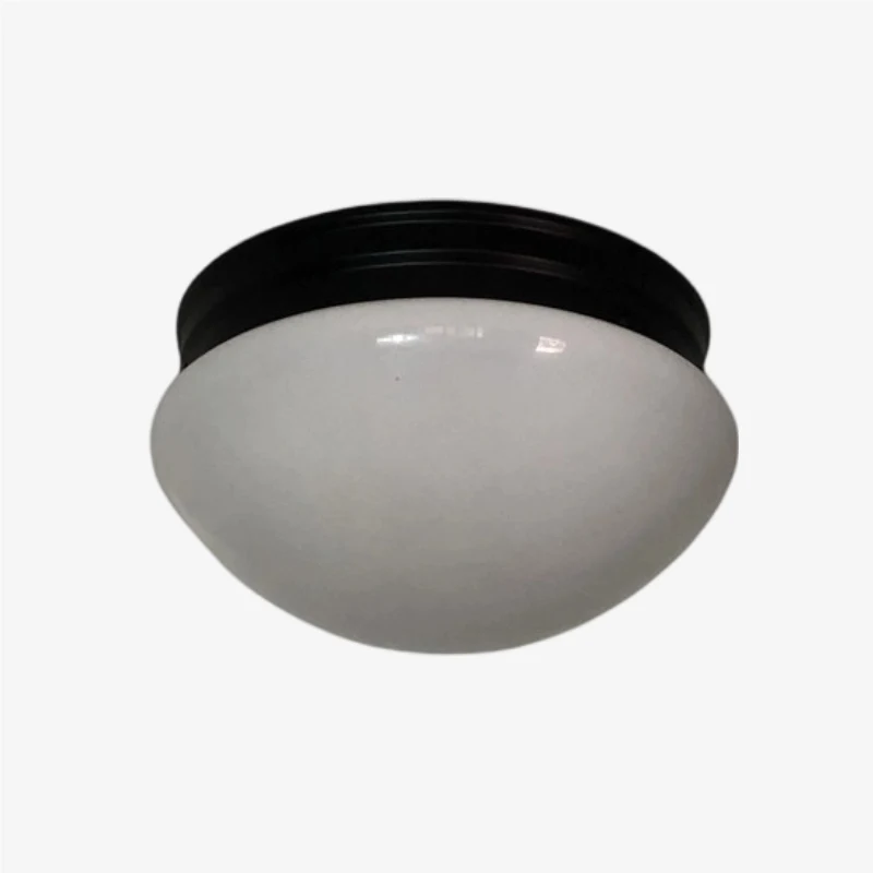 Pantalla de cristal blanco opalino con dosel de techo negro.