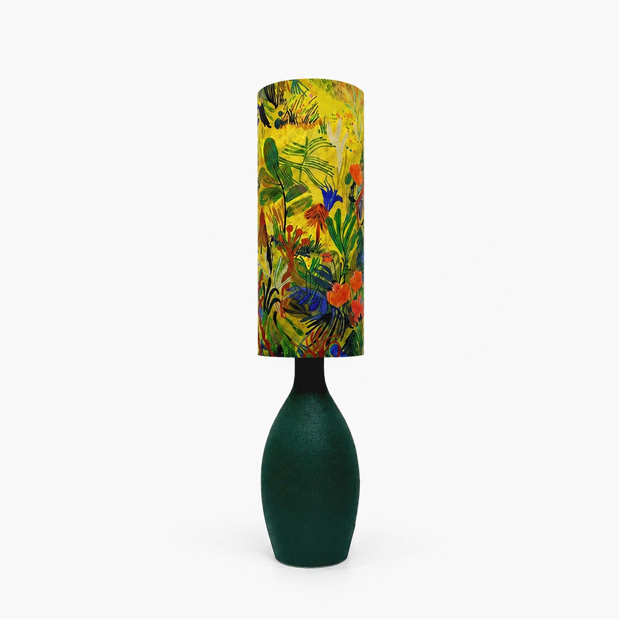 Lámpara de mesa floral de color verde amarillento
